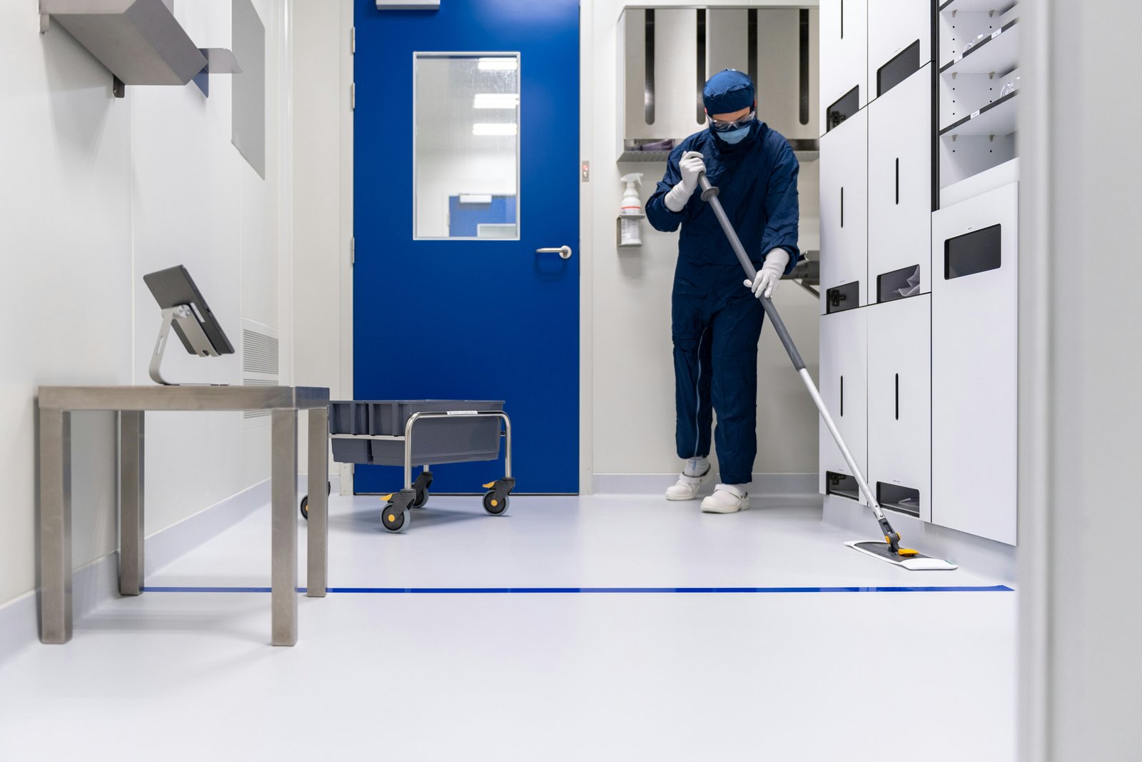 Professionelle hygienische Reinigung eines sensiblen Praxisbereichs